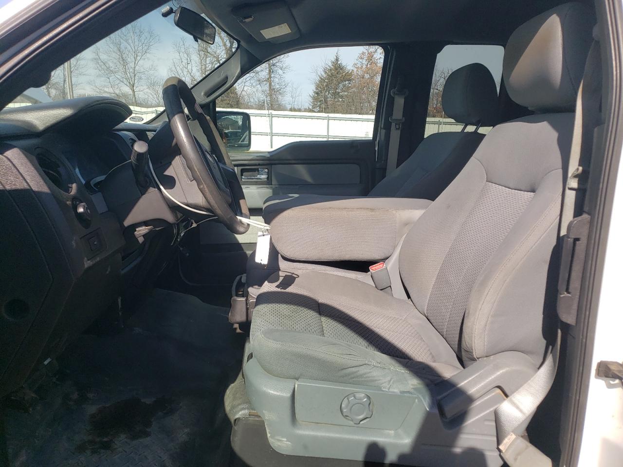 2013 Ford F150 Super Cab White vin: 1FTFX1EF3DKF20762