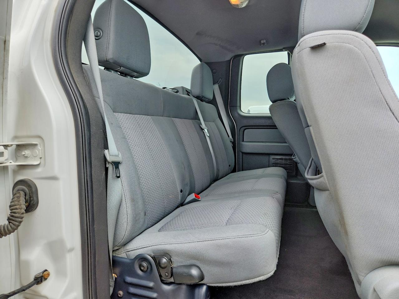 2014 Ford F150 Super Cab White vin: 1FTFX1EF3EFA71108