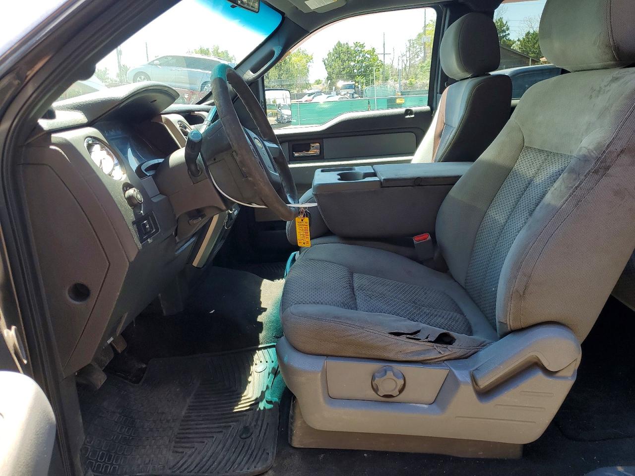 2014 Ford F150 Super Cab Серый vin: 1FTFX1EF3EFC78064