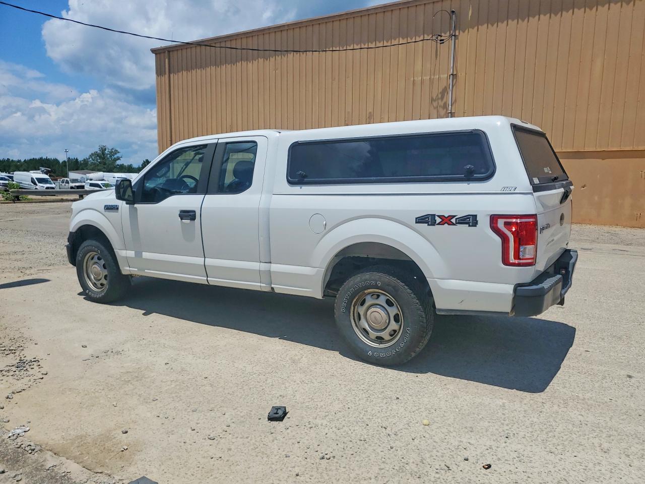 2015 Ford F150 Super Cab White vin: 1FTFX1EF3FFA61535