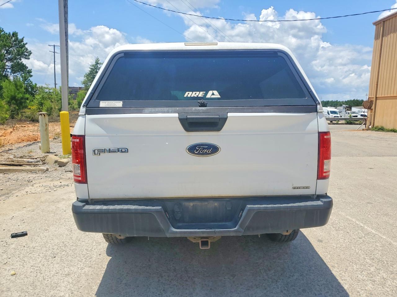 2015 Ford F150 Super Cab White vin: 1FTFX1EF3FFA61535