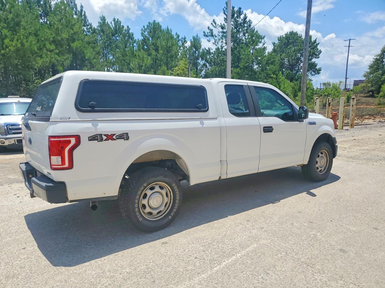 2015 Ford F150 Super Cab White vin: 1FTFX1EF3FFA61535