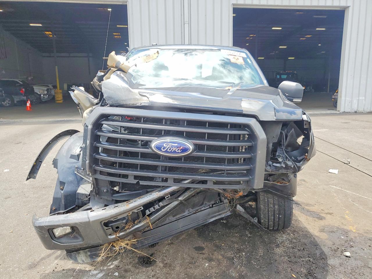 2016 Ford F150 Super Cab Charcoal vin: 1FTFX1EF3GFC97944