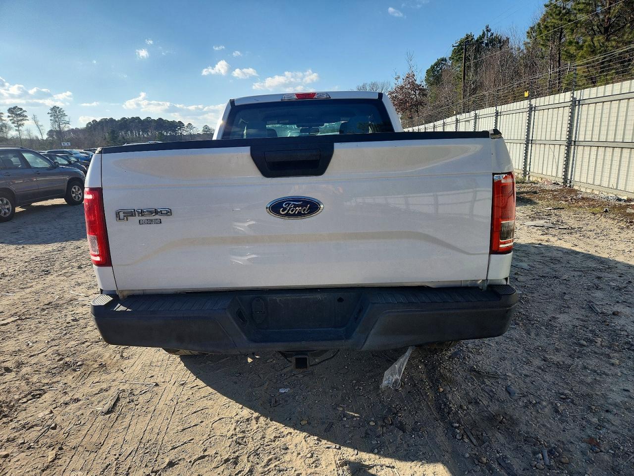 2016 Ford F150 Super Cab White vin: 1FTFX1EF3GKF47531