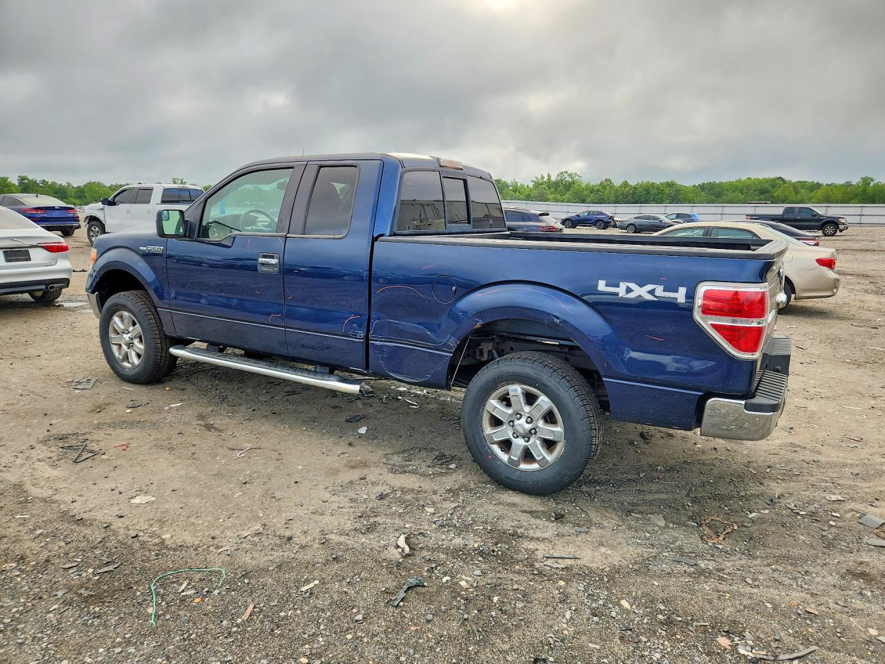 2013 Ford F150 Super Cab Blue vin: 1FTFX1EF4DFA14656