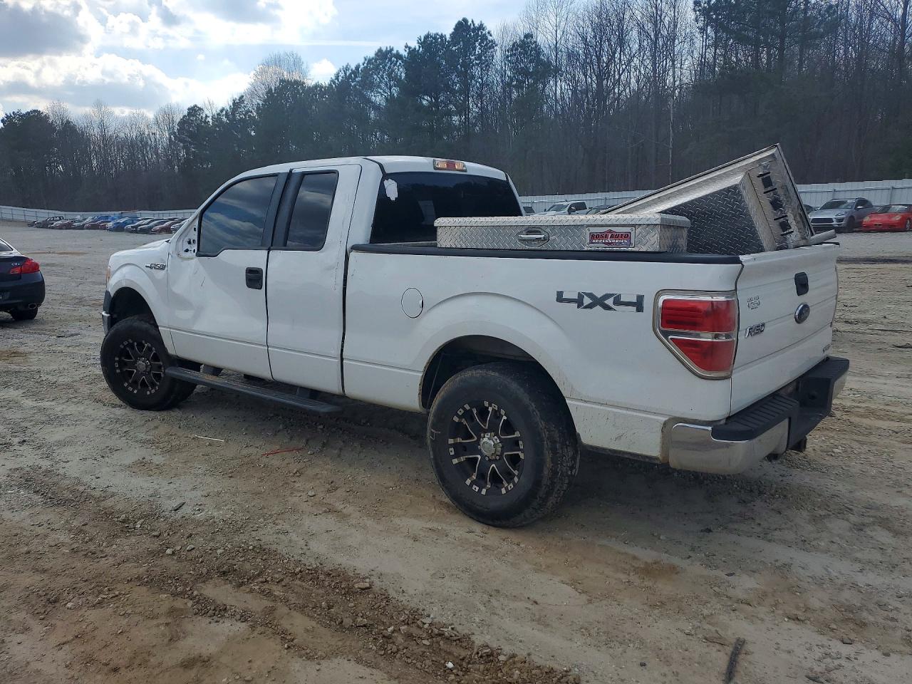 2013 Ford F150 Super Cab Белый vin: 1FTFX1EF4DFC53611