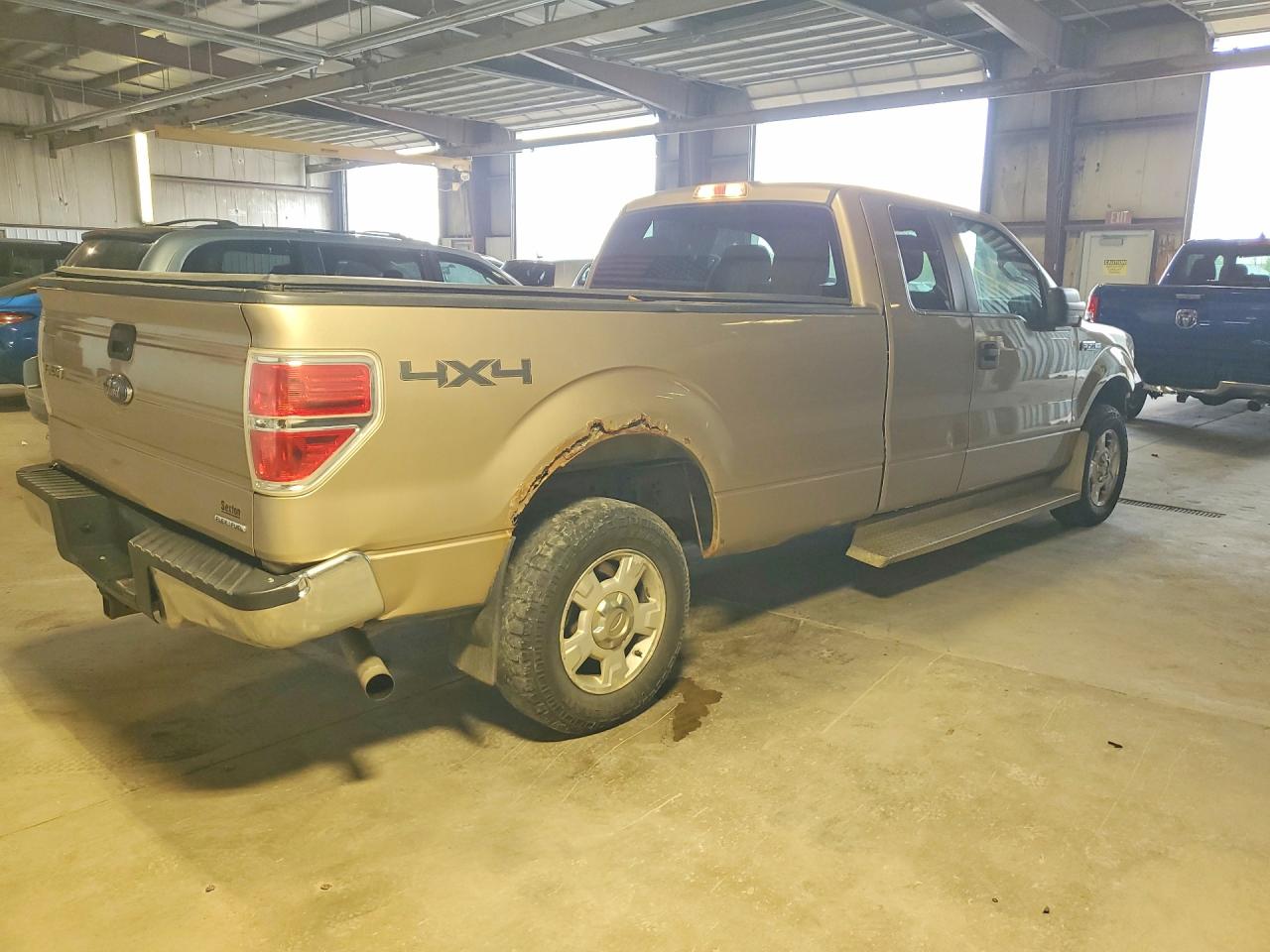 2013 Ford F150 Super Cab Gold vin: 1FTFX1EF4DKE00890