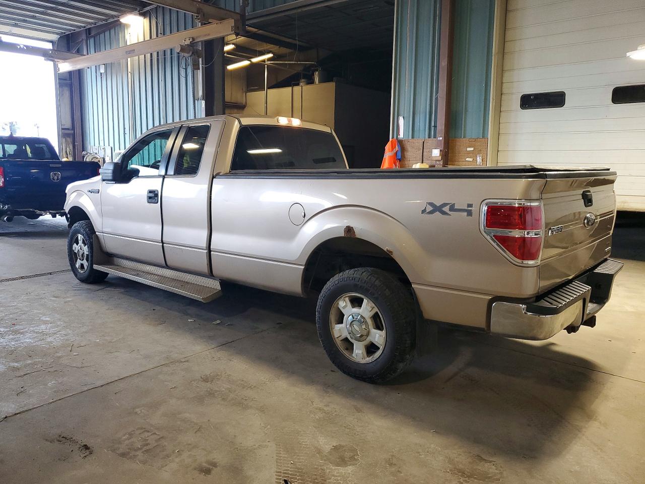 2013 Ford F150 Super Cab Gold vin: 1FTFX1EF4DKE00890