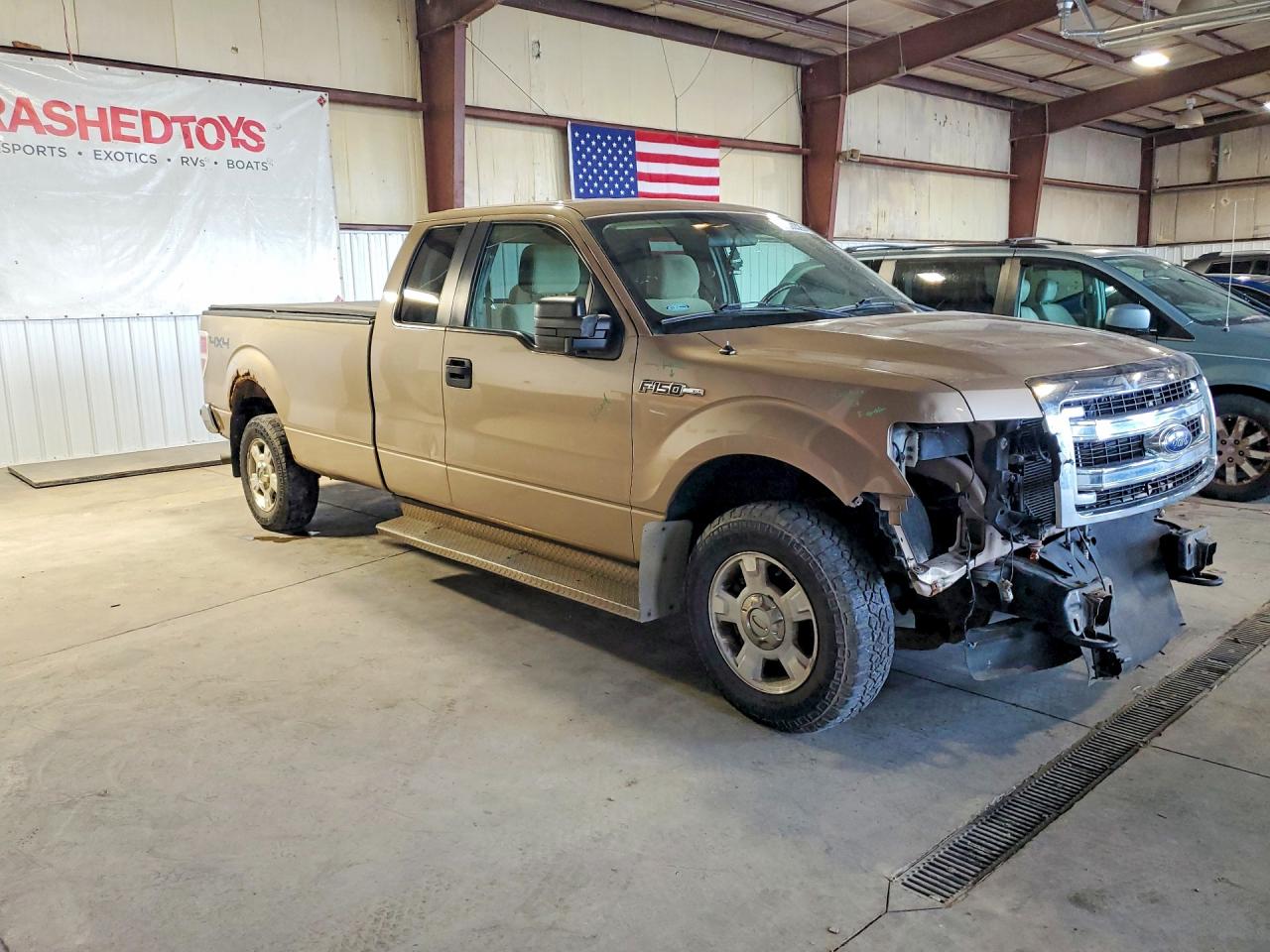 2013 Ford F150 Super Cab Gold vin: 1FTFX1EF4DKE00890
