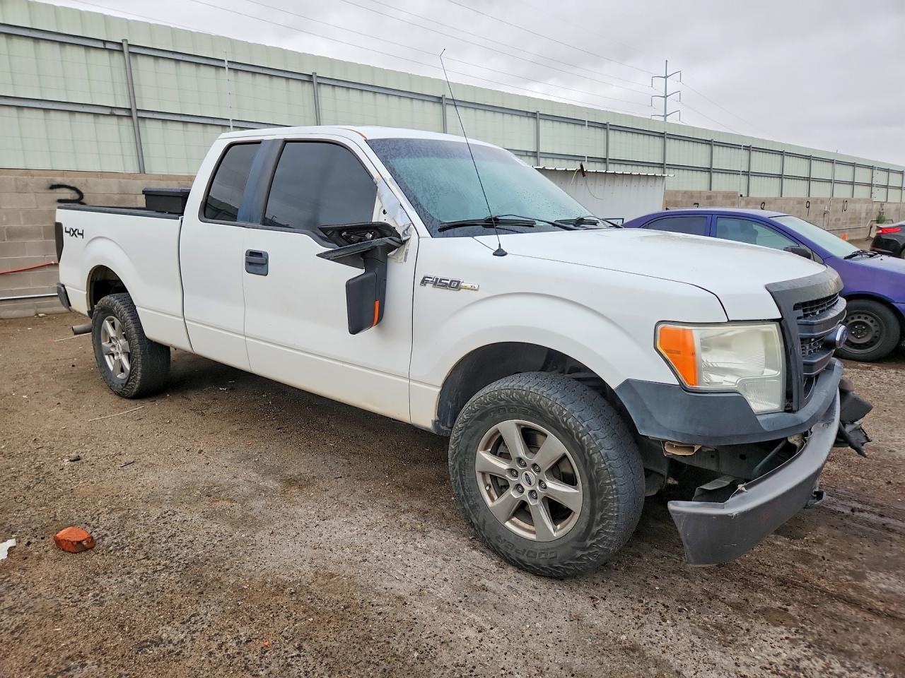 2013 Ford F150 Super Cab White vin: 1FTFX1EF4DKE98254