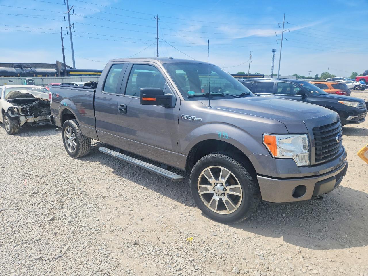 2014 Ford F150 Super Cab Silver vin: 1FTFX1EF4EFB75526