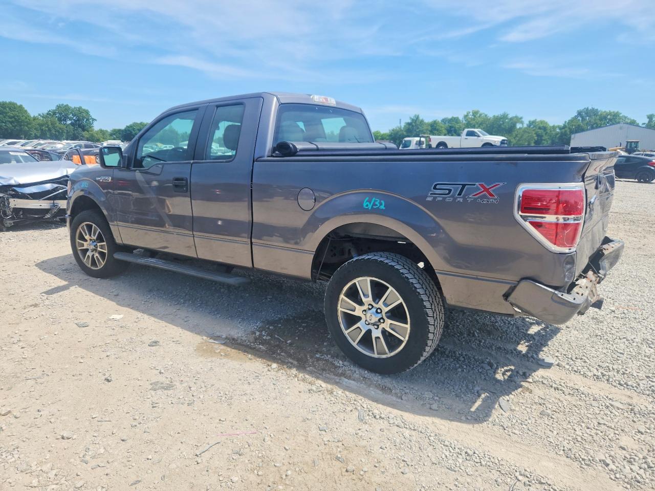 2014 Ford F150 Super Cab Silver vin: 1FTFX1EF4EFB75526