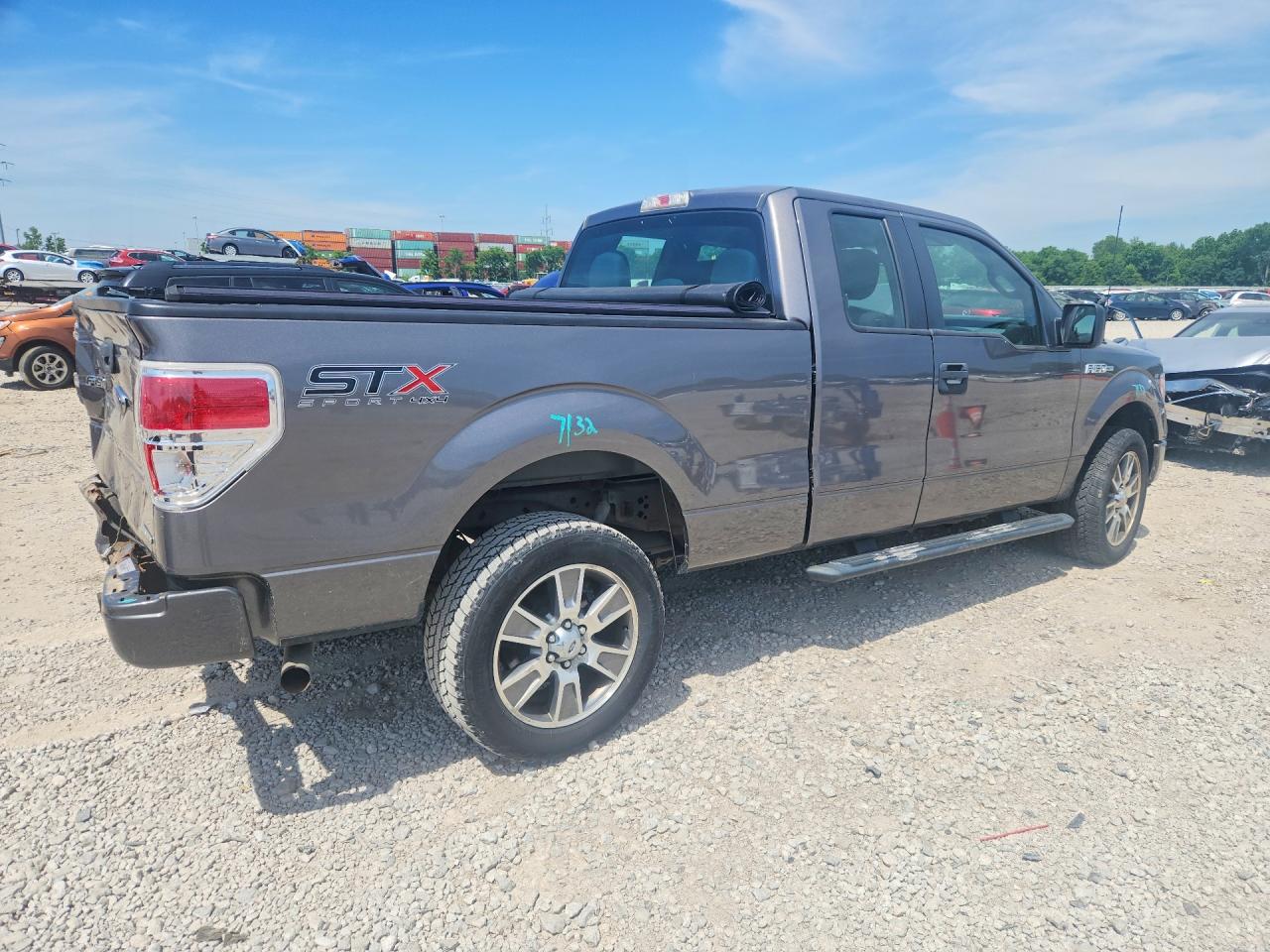 2014 Ford F150 Super Cab Silver vin: 1FTFX1EF4EFB75526