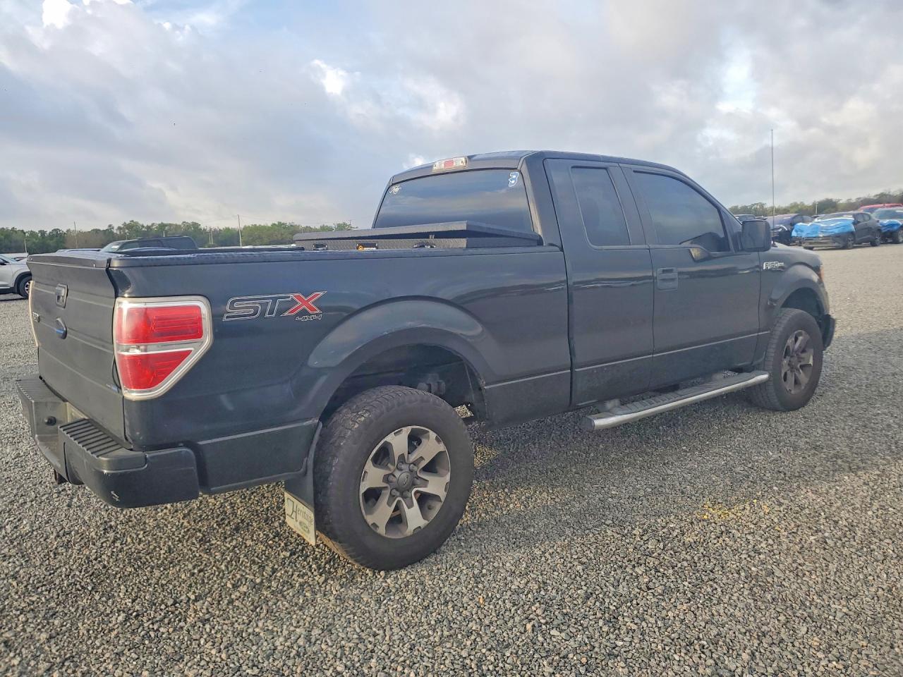 2014 Ford F150 Super Cab Black vin: 1FTFX1EF4EFC58244