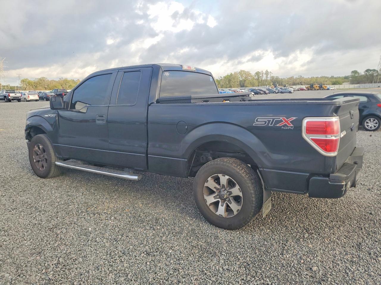 2014 Ford F150 Super Cab Black vin: 1FTFX1EF4EFC58244
