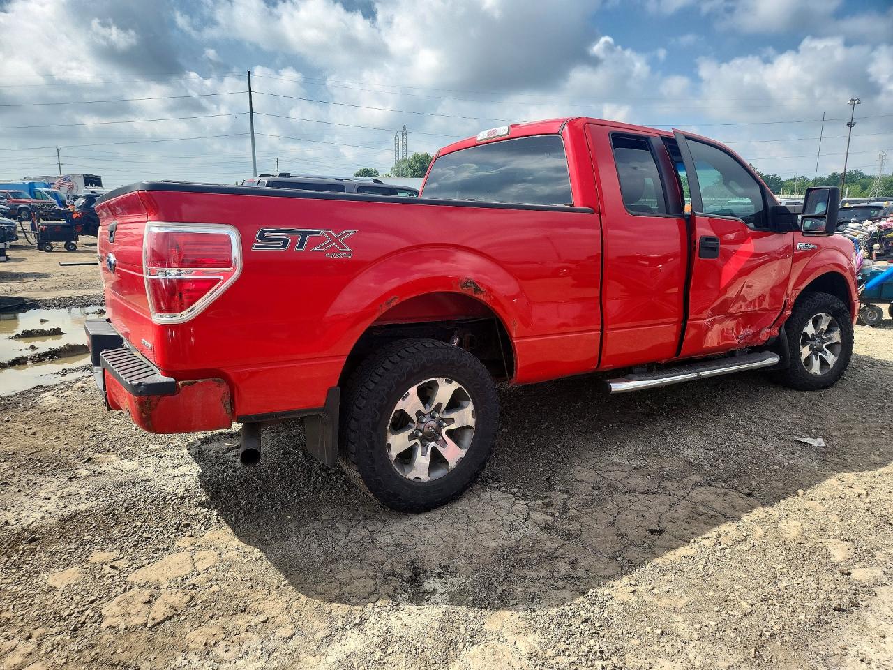 2014 Ford F150 Super Cab Red vin: 1FTFX1EF4EKD90024