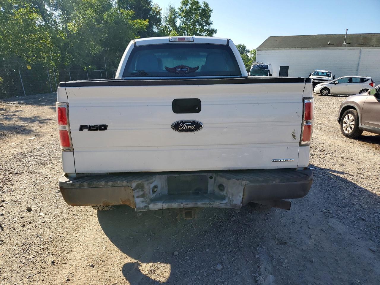 2014 Ford F150 Super Cab White vin: 1FTFX1EF4EKE03242