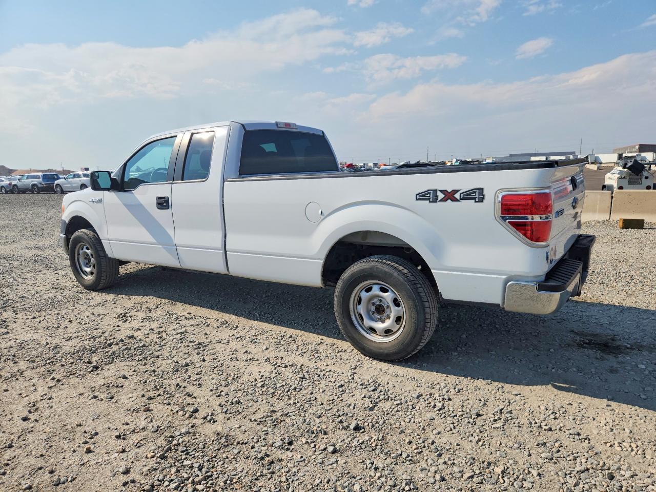 2014 Ford F150 Super Cab White vin: 1FTFX1EF4EKG22590