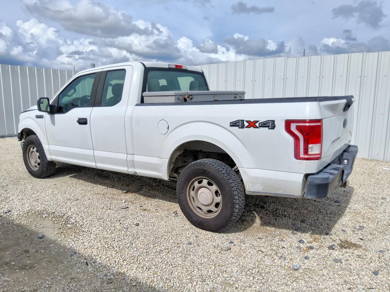 2015 Ford F150 Super Cab Белый vin: 1FTFX1EF4FFB00309