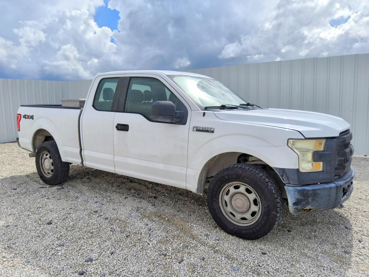 2015 Ford F150 Super Cab Белый vin: 1FTFX1EF4FFB00309