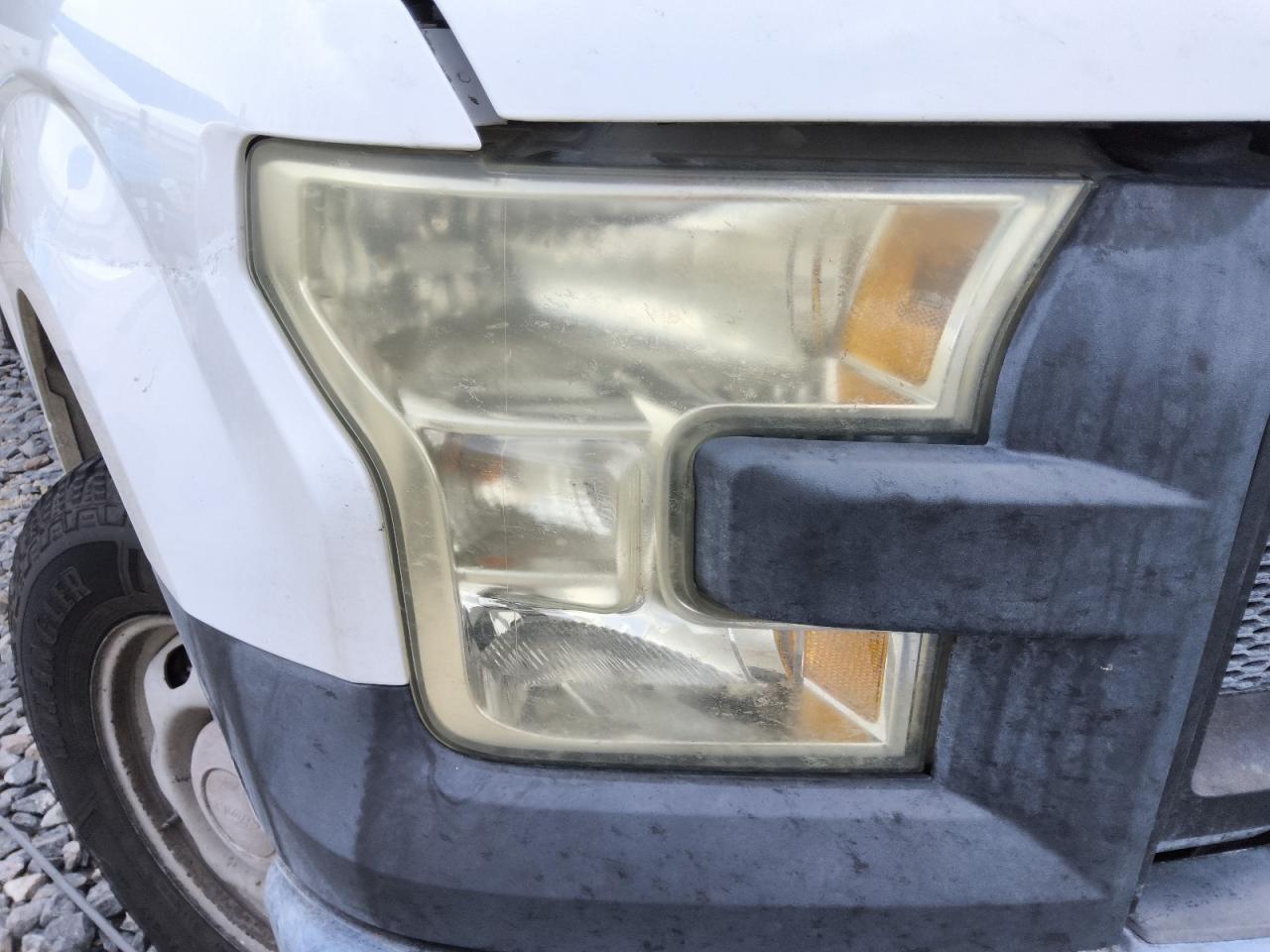 2015 Ford F150 Super Cab White vin: 1FTFX1EF4FFB00309 Damage: Right Head Lamp, Faded, Repair Required