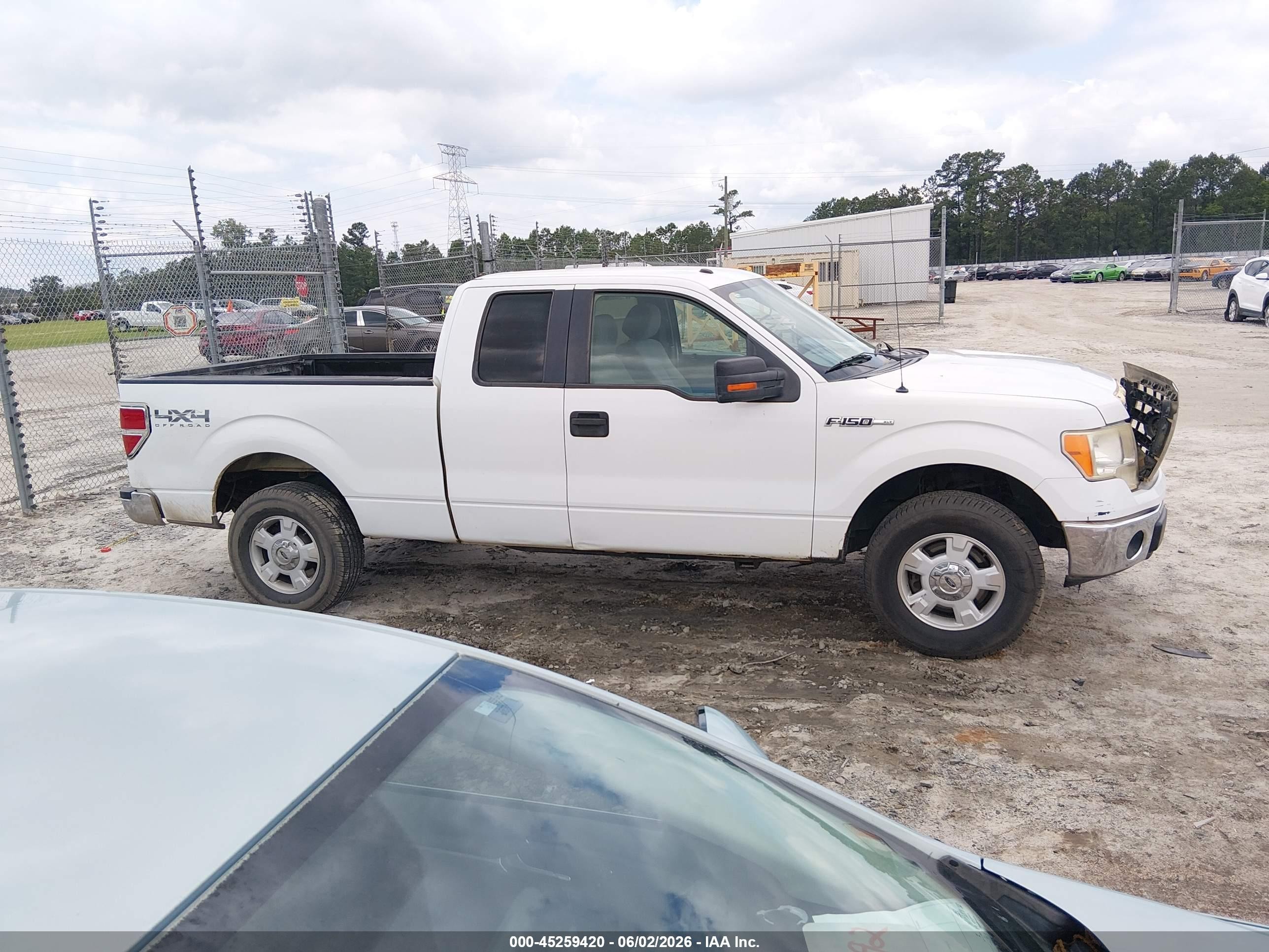 2011 Ford F-150 Xlt White vin: 1FTFX1EF5BFA49588
