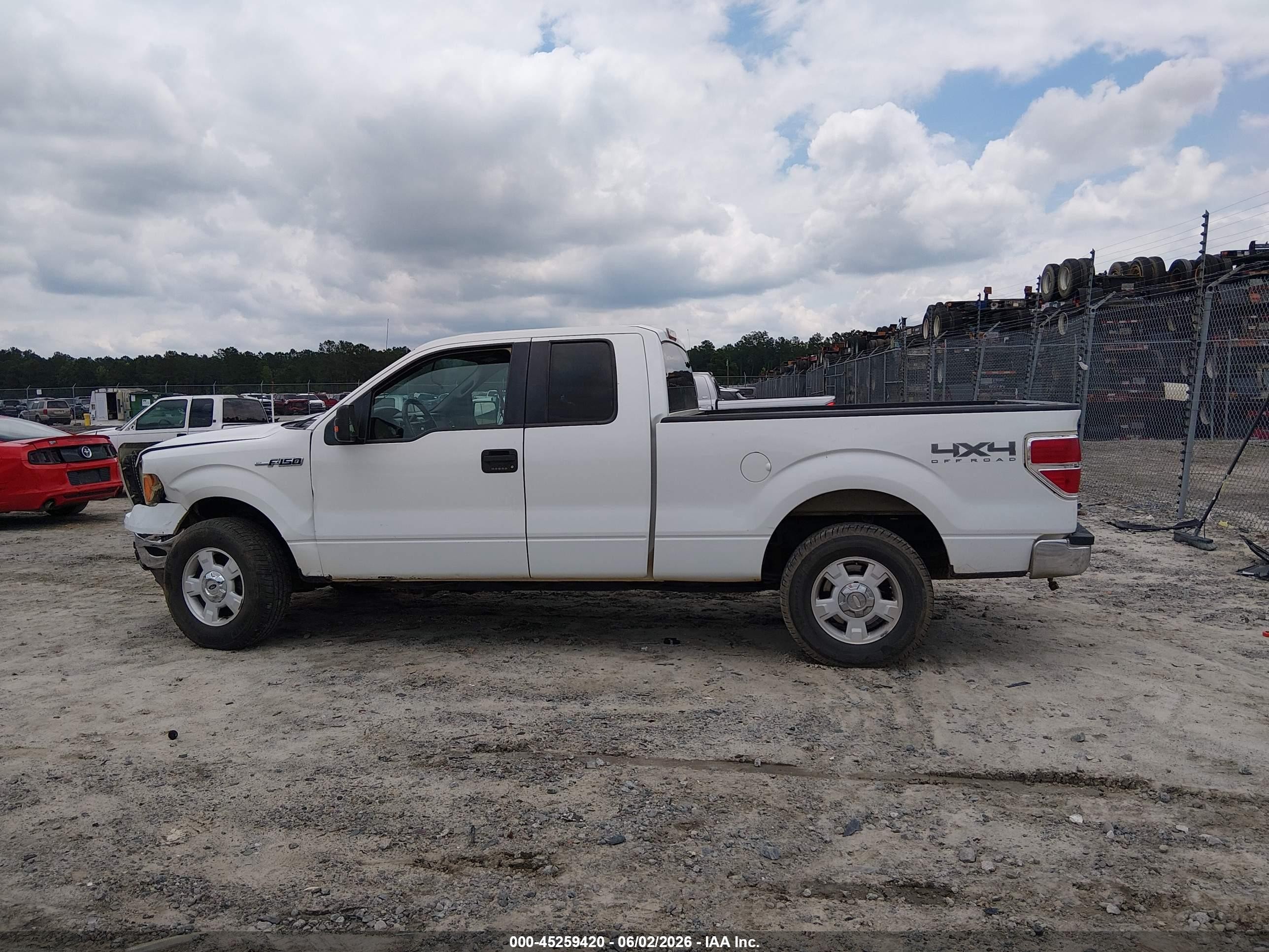 2011 Ford F-150 Xlt White vin: 1FTFX1EF5BFA49588