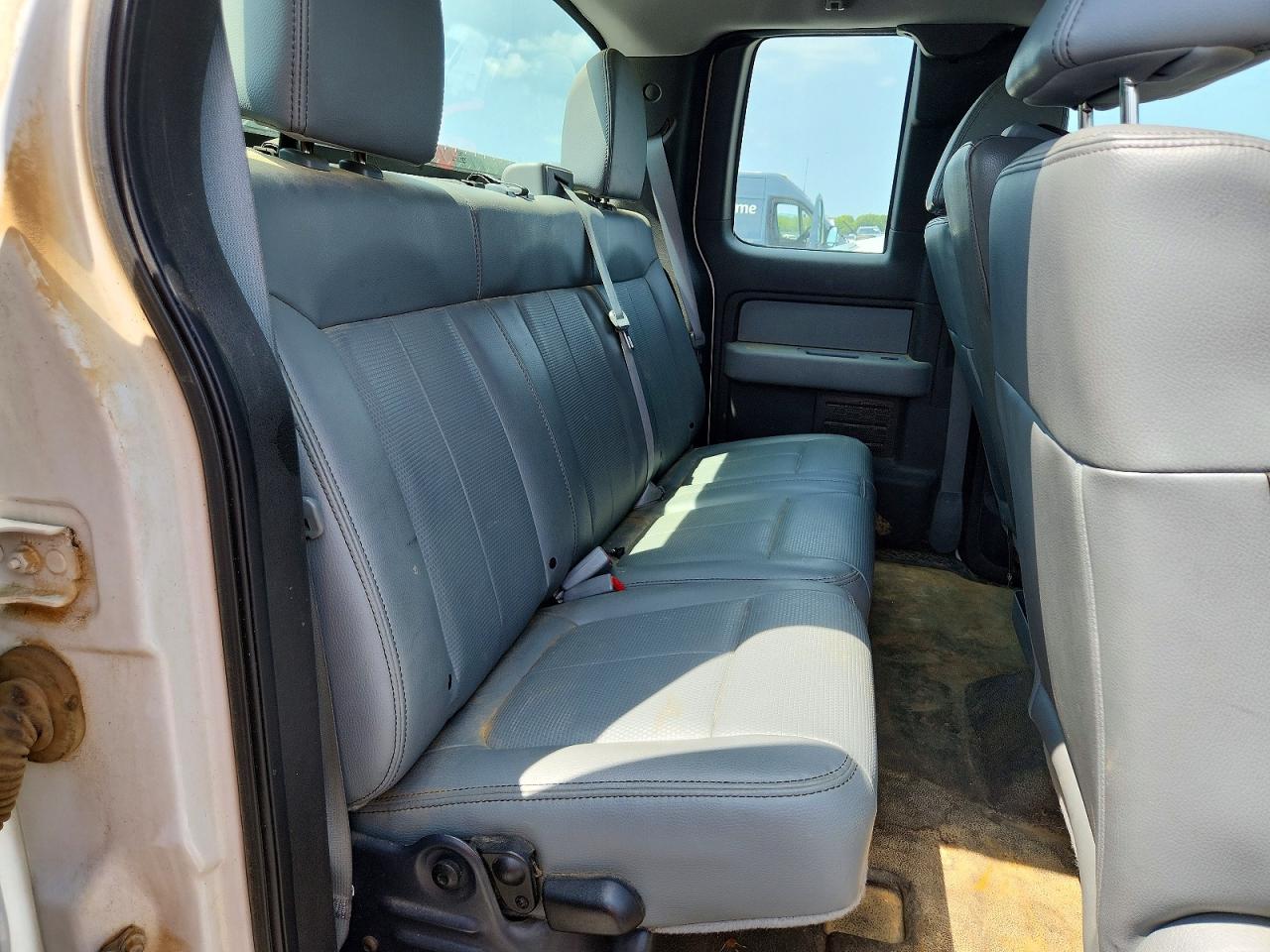 2012 Ford F150 Super Cab White vin: 1FTFX1EF5CFA94192