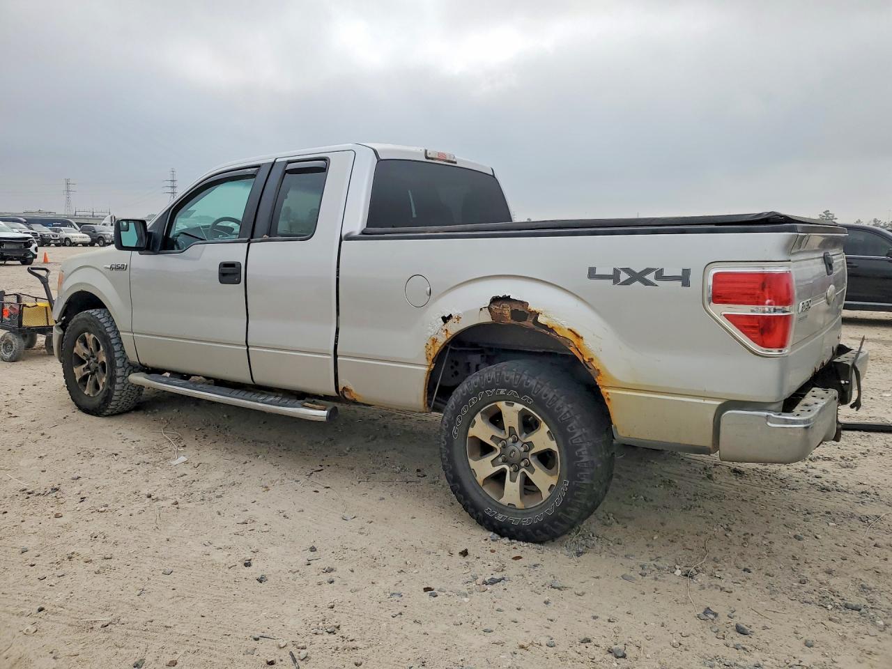 2012 Ford F150 Super Cab Silver vin: 1FTFX1EF5CFB48431