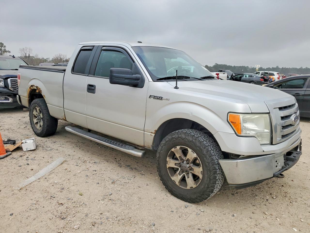 2012 Ford F150 Super Cab Silver vin: 1FTFX1EF5CFB48431
