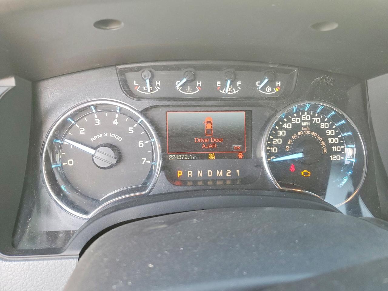 2012 Ford F150 Super Cab White vin: 1FTFX1EF5CFC36363