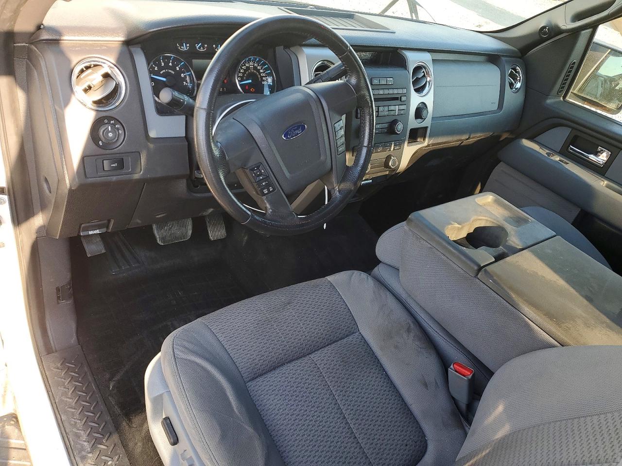 2012 Ford F150 Super Cab White vin: 1FTFX1EF5CFC36363