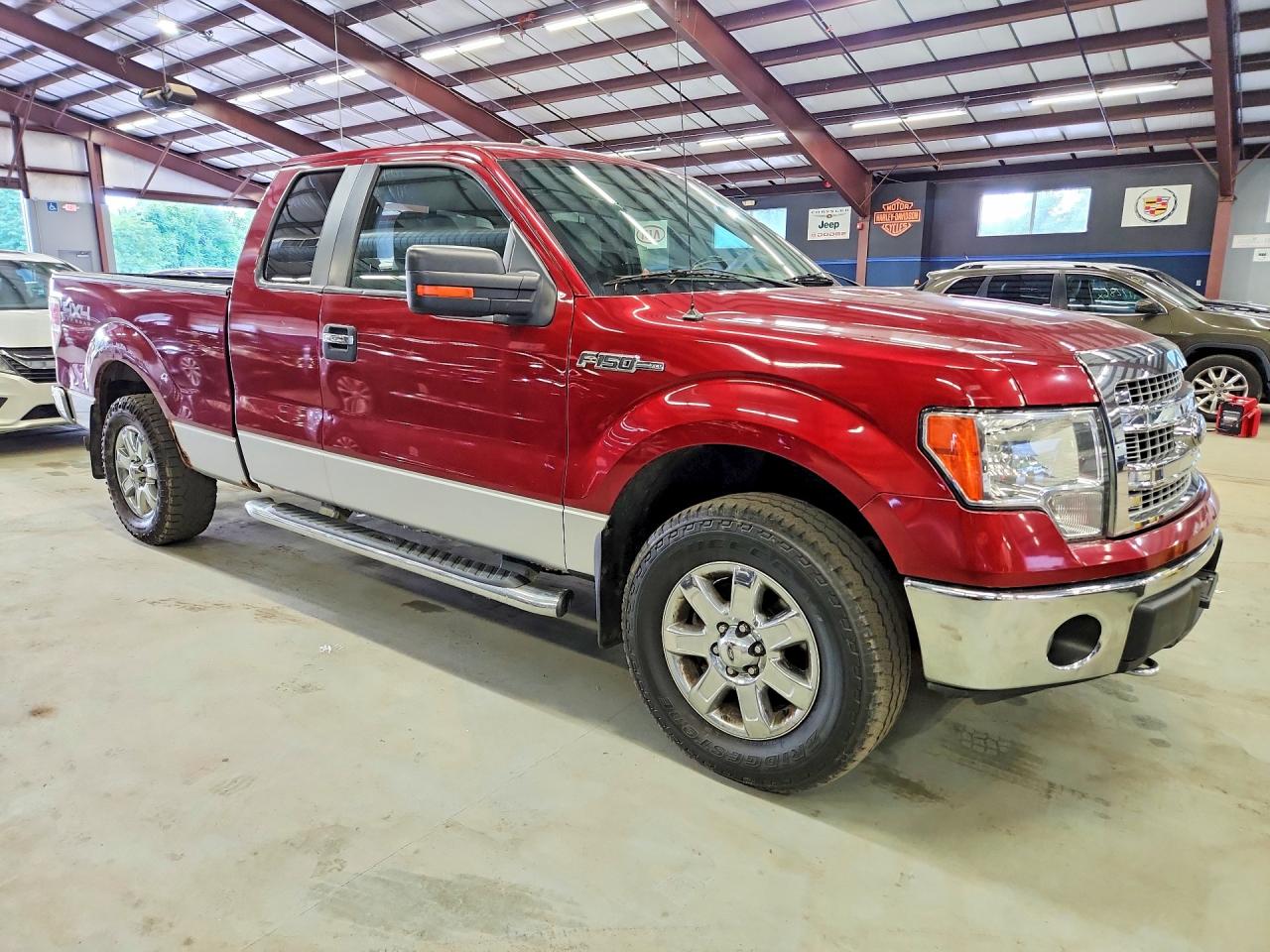 2013 Ford F150 Super Cab Red vin: 1FTFX1EF5DFB58457