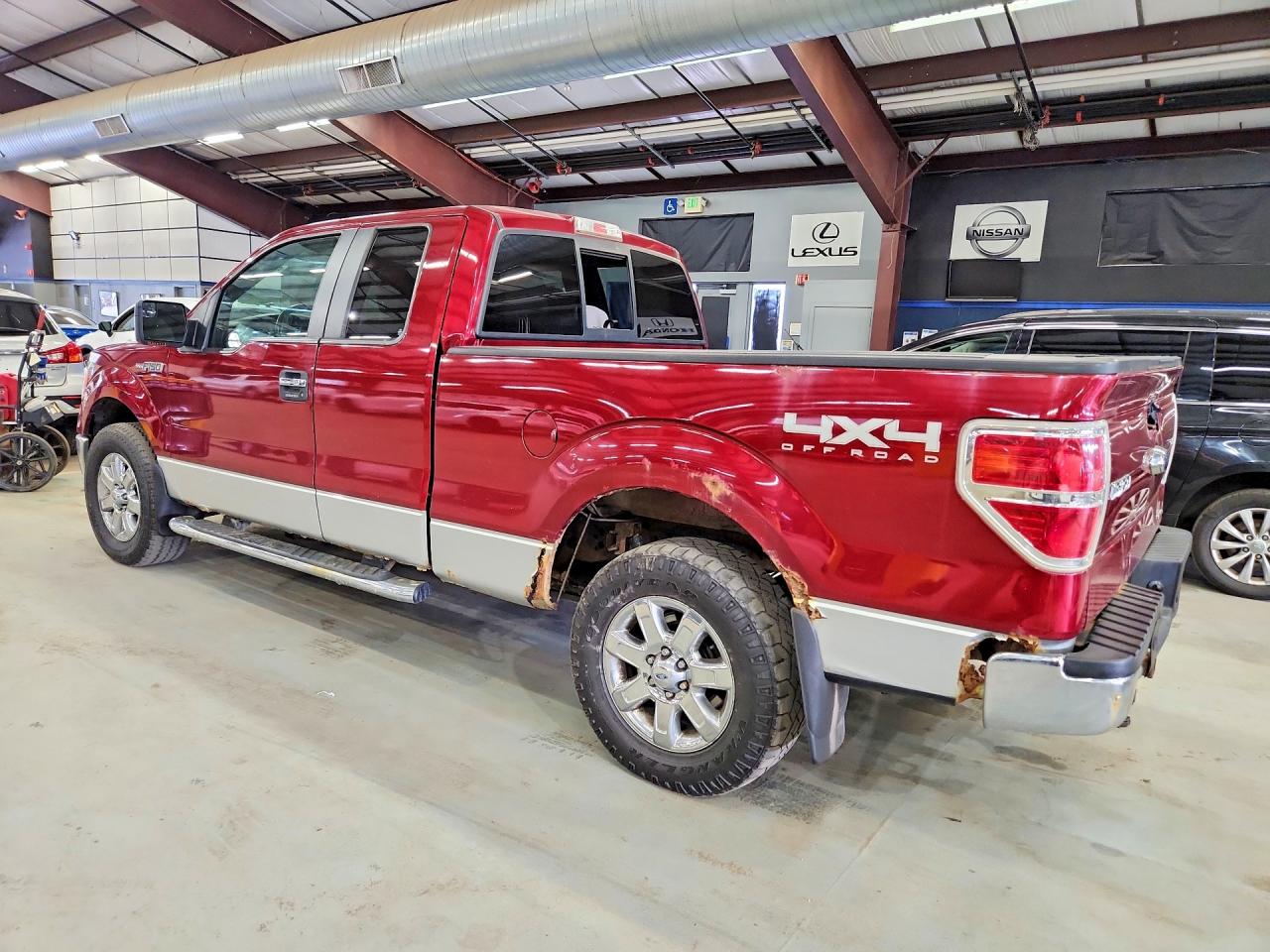 2013 Ford F150 Super Cab Red vin: 1FTFX1EF5DFB58457