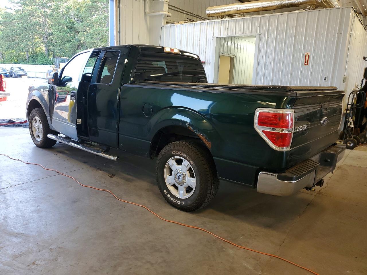 2014 Ford F150 Super Cab Зеленый vin: 1FTFX1EF5EFB13004