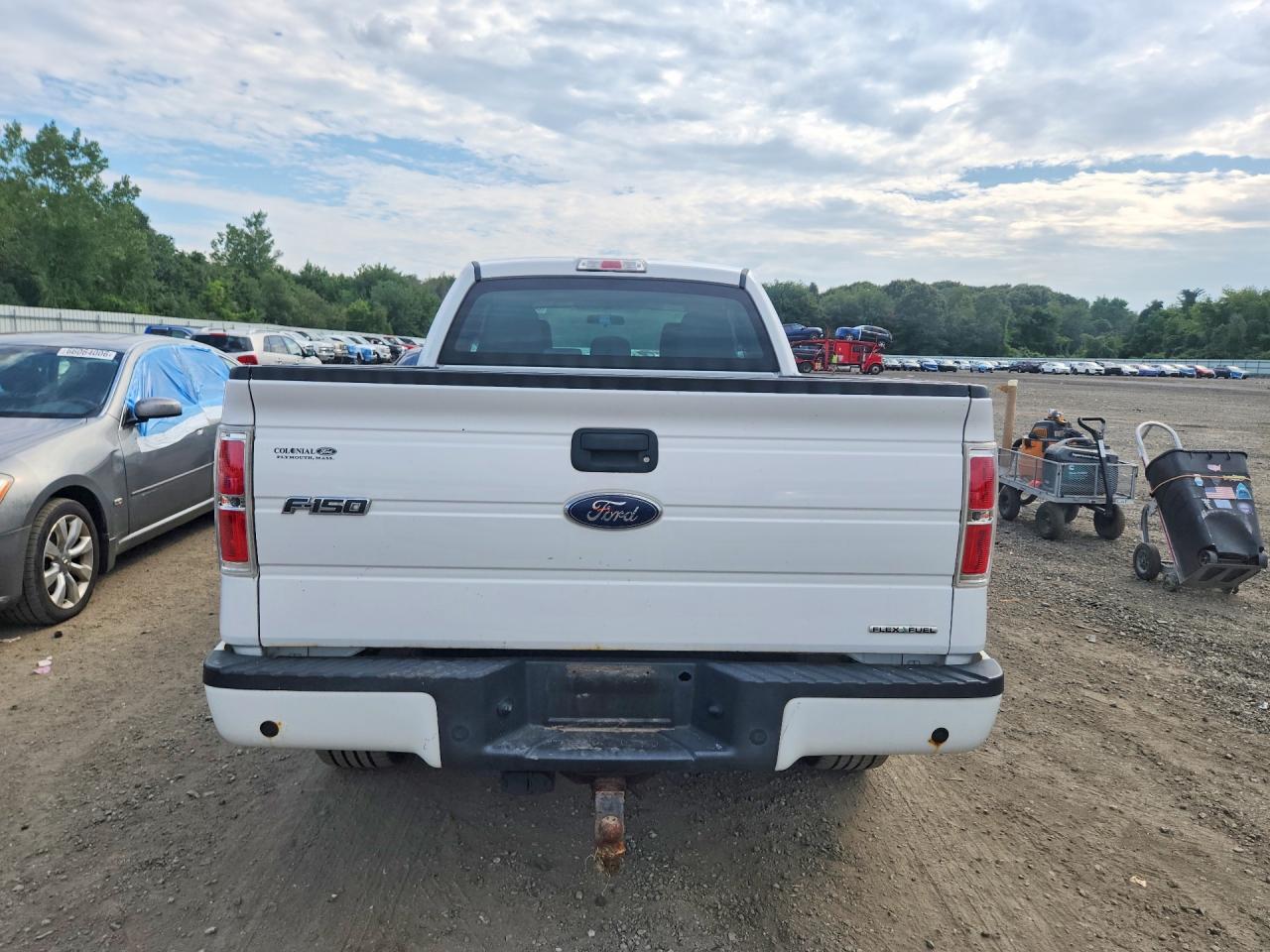2014 Ford F150 Super Cab White vin: 1FTFX1EF5EFC46930