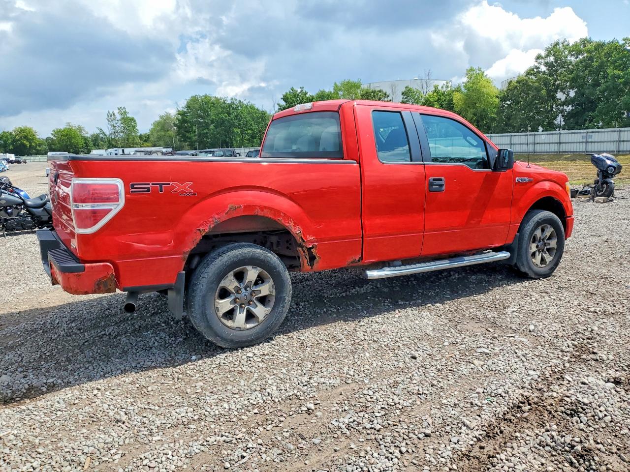 2011 Ford F150 Super Cab Red vin: 1FTFX1EF6BFA76220