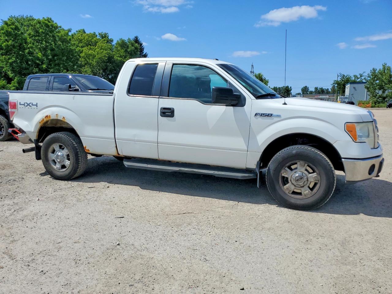 2011 Ford F150 Super Cab White vin: 1FTFX1EF6BFB78603