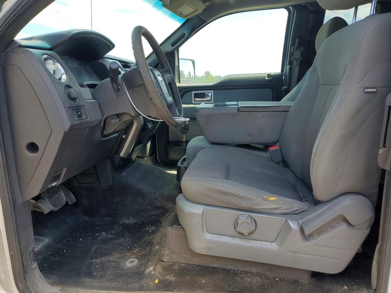 2011 Ford F150 Super Cab White vin: 1FTFX1EF6BFB78603