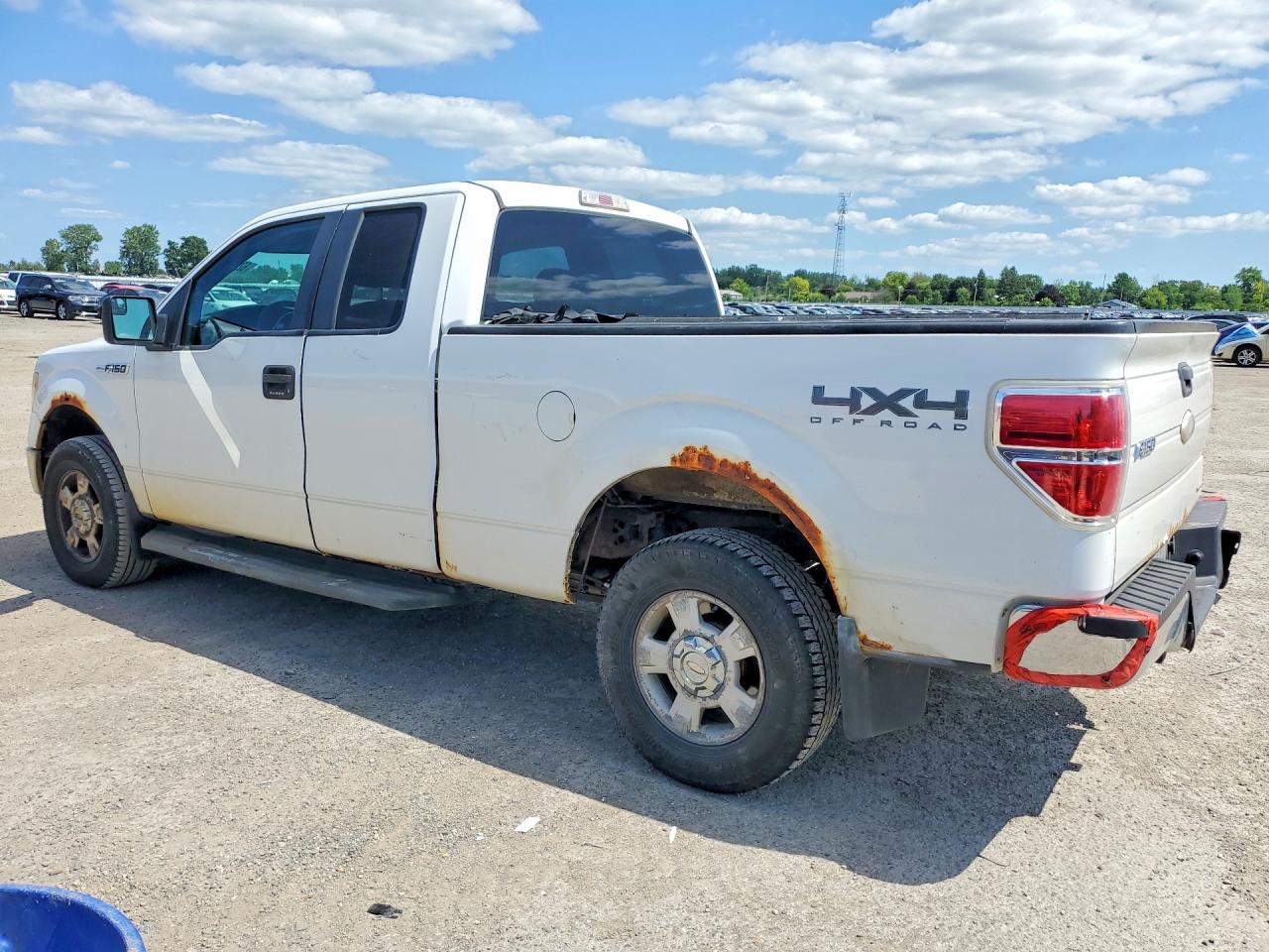 2011 Ford F150 Super Cab White vin: 1FTFX1EF6BFB78603