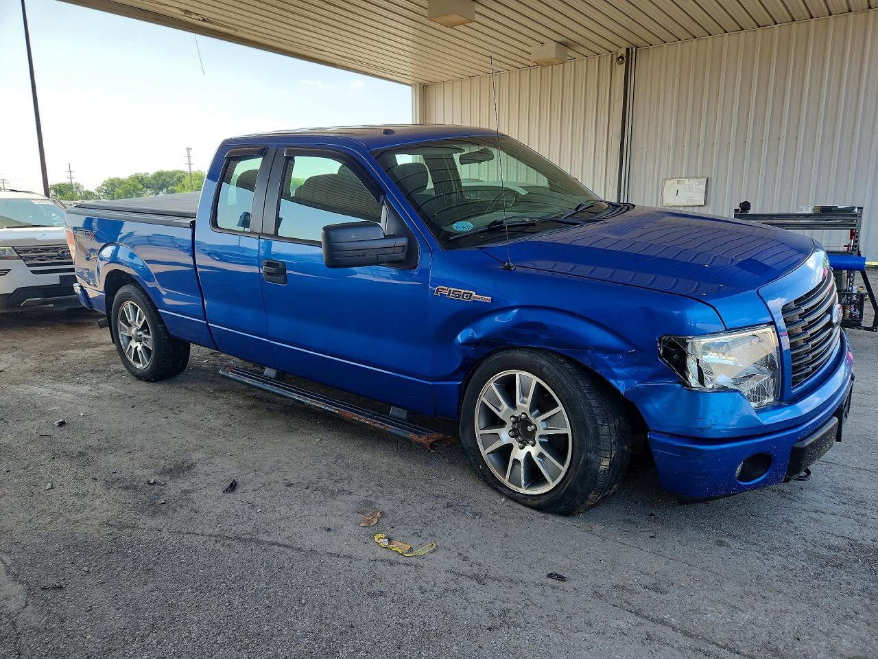 2014 Ford F150 Super Cab Blue vin: 1FTFX1EF6EFC30655