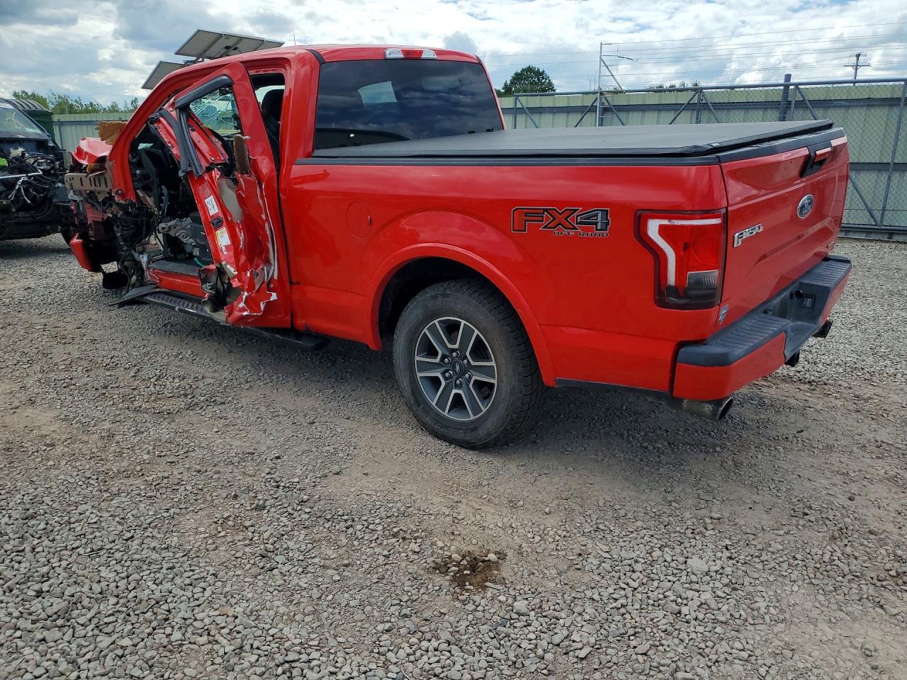 2015 Ford F150 Super Cab Red vin: 1FTFX1EF6FFA92312