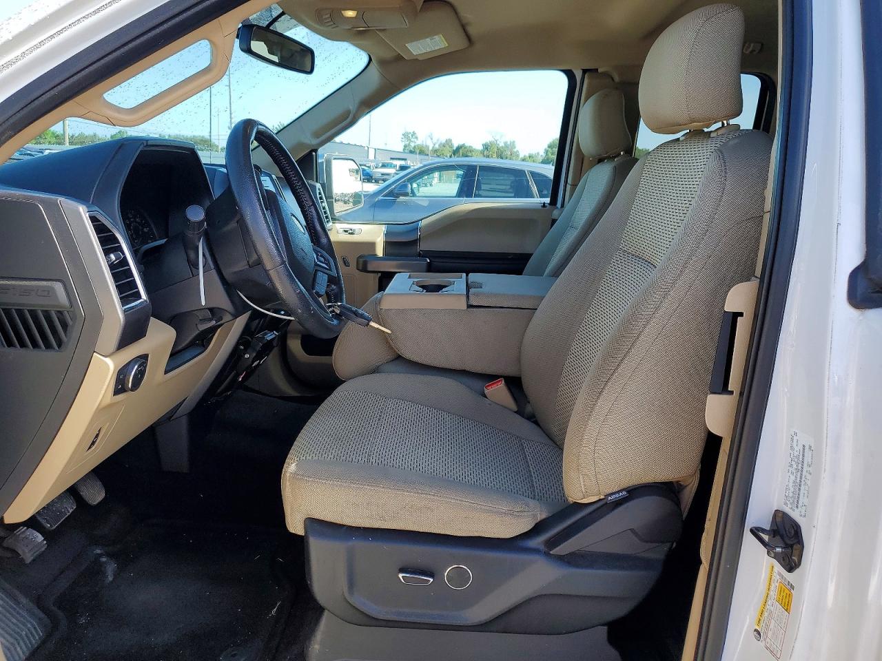 2015 Ford F150 Super Cab White vin: 1FTFX1EF6FFC15039