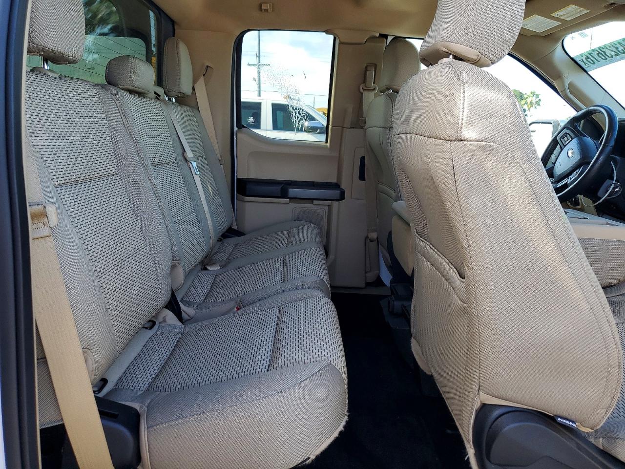 2015 Ford F150 Super Cab White vin: 1FTFX1EF6FFC15039