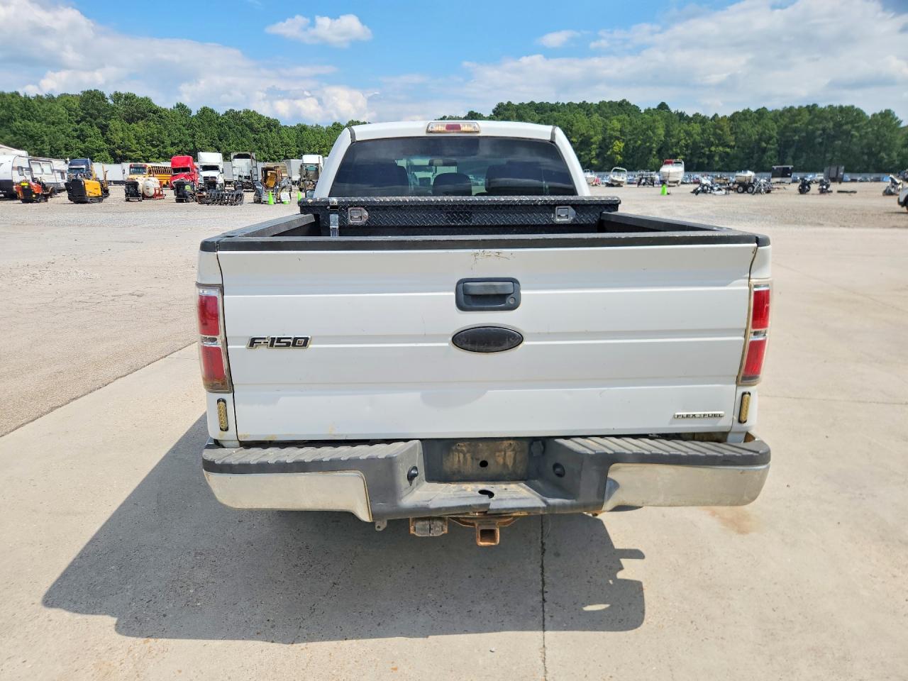 2011 Ford F150 Super Cab White vin: 1FTFX1EF7BFB42774