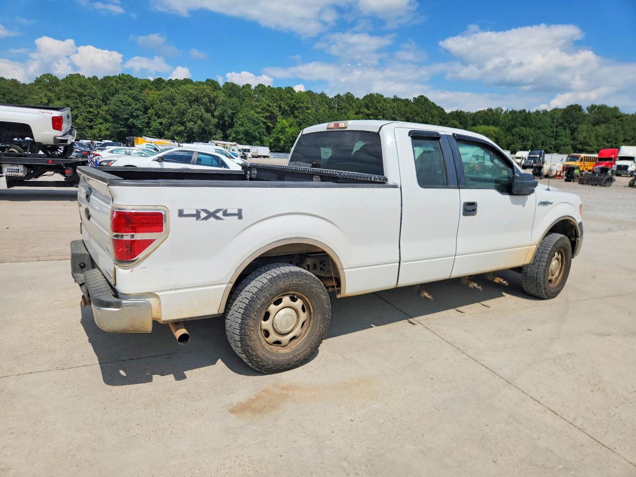 2011 Ford F150 Super Cab White vin: 1FTFX1EF7BFB42774