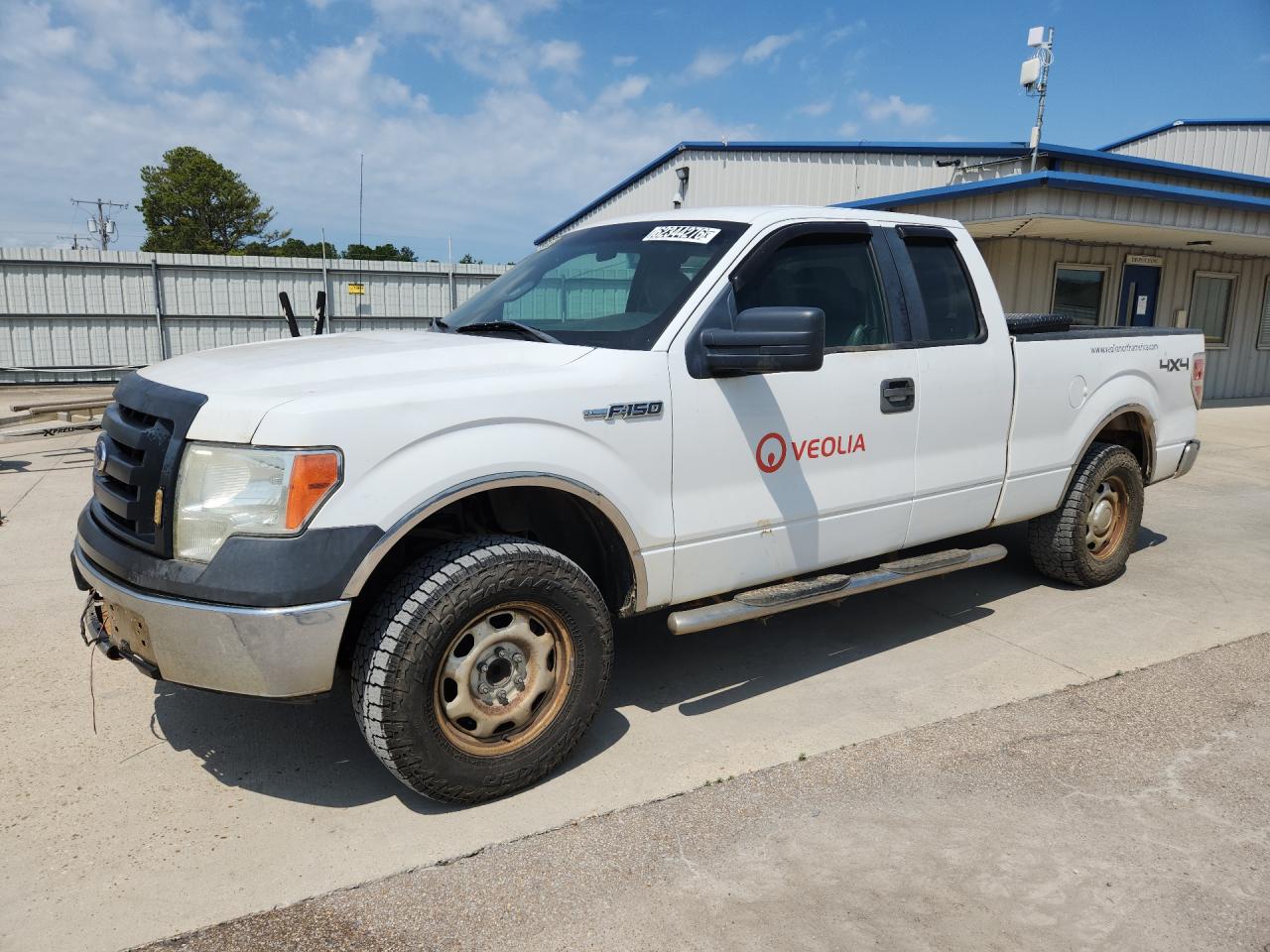 2011 Ford F150 Super Cab White vin: 1FTFX1EF7BFB42774 Damage: Left Front Fender, Dent(S) W/ Paint Dmg, 1/2 To 1 Inch