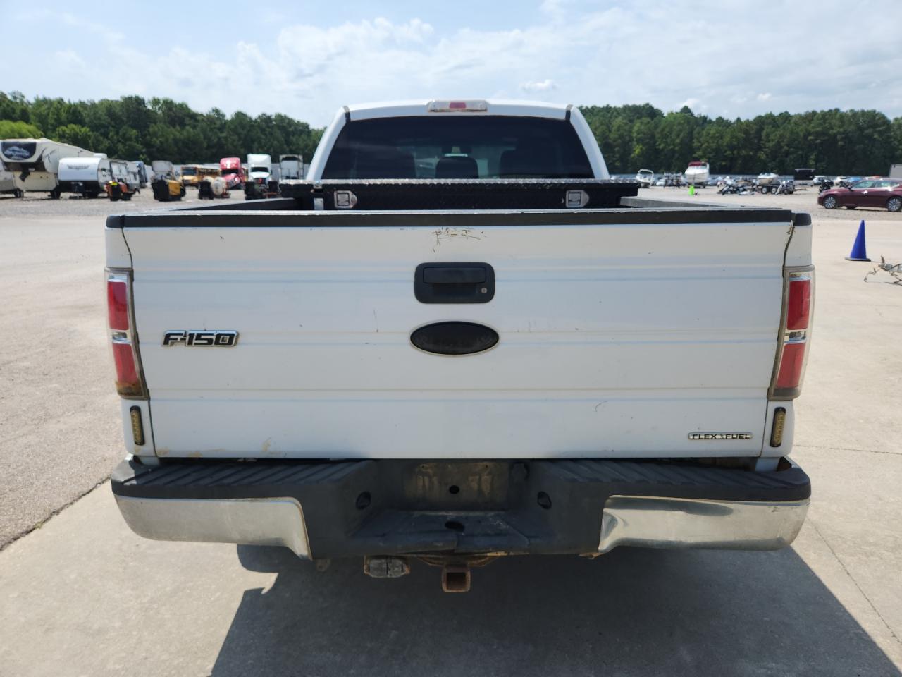 2011 Ford F150 Super Cab White vin: 1FTFX1EF7BFB42774 Damage: Tailgate, Multiple Dents/Paint Damage, 3