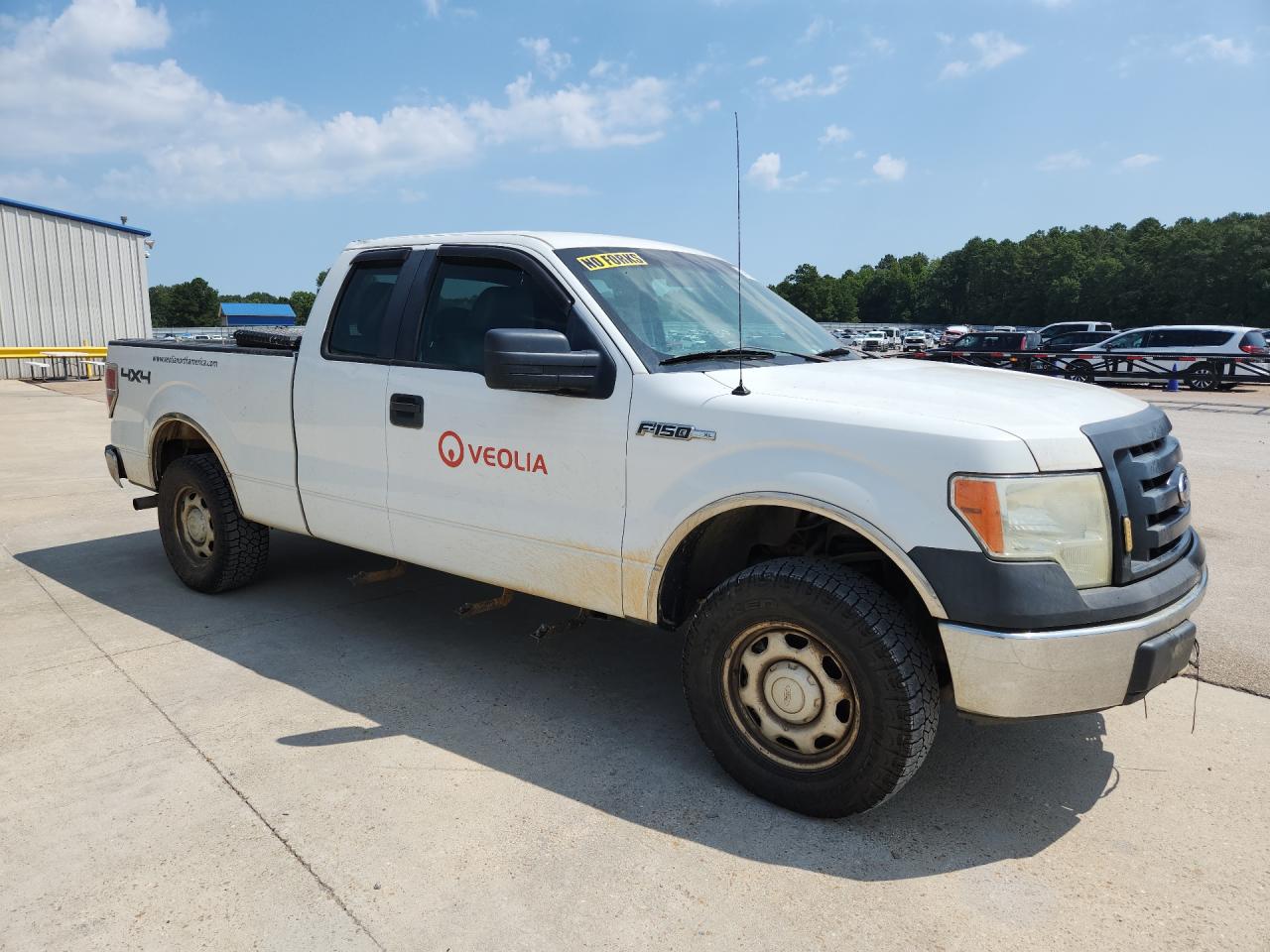 2011 Ford F150 Super Cab White vin: 1FTFX1EF7BFB42774 Damage: Right Drip Rail, Dent(S) W/ Paint Dmg, 2 To 3 Inches