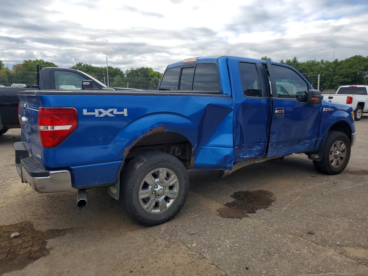 2011 Ford F150 Super Cab Blue vin: 1FTFX1EF7BKE21584